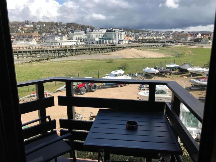 Le Cocooning-Studio Deauville Marina Avec Terrasse Vue Mer Et Plage Extérieur photo